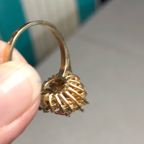 10Kt gold Pink Ice Ring - Picture 5 of 8